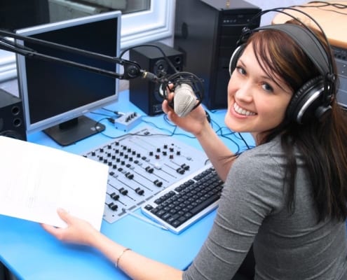 Podcasts and radio in the ESL classroom - Authentic Material TESOL