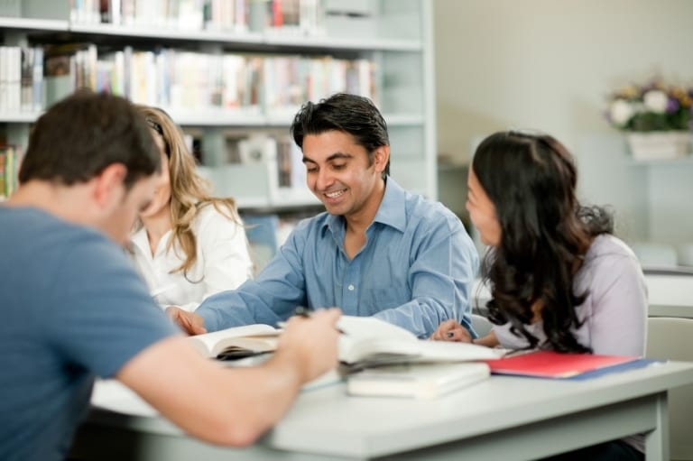 Stimulate student interaction in TESOL classroom