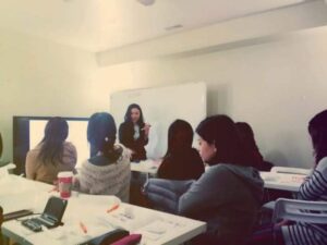 Teaching Essay Writing Skillls in South Korea